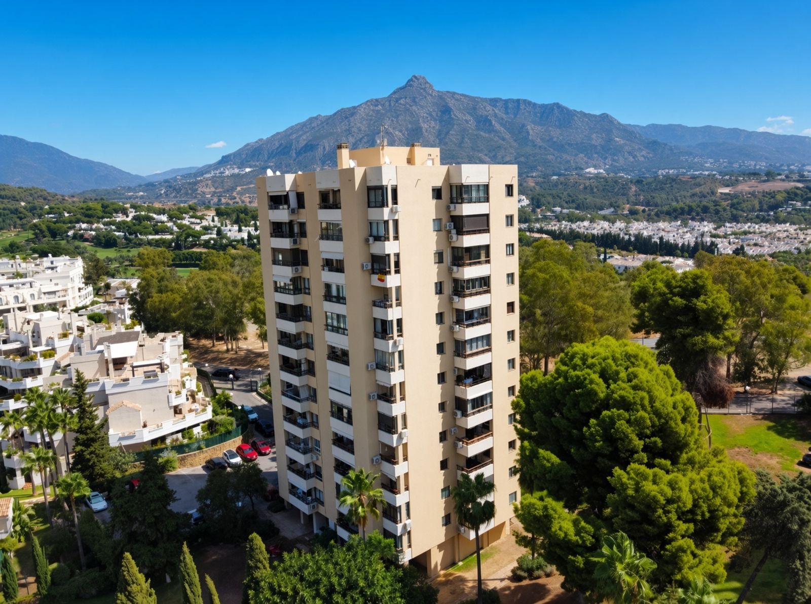 2-bedroom Apartment in Aloha
