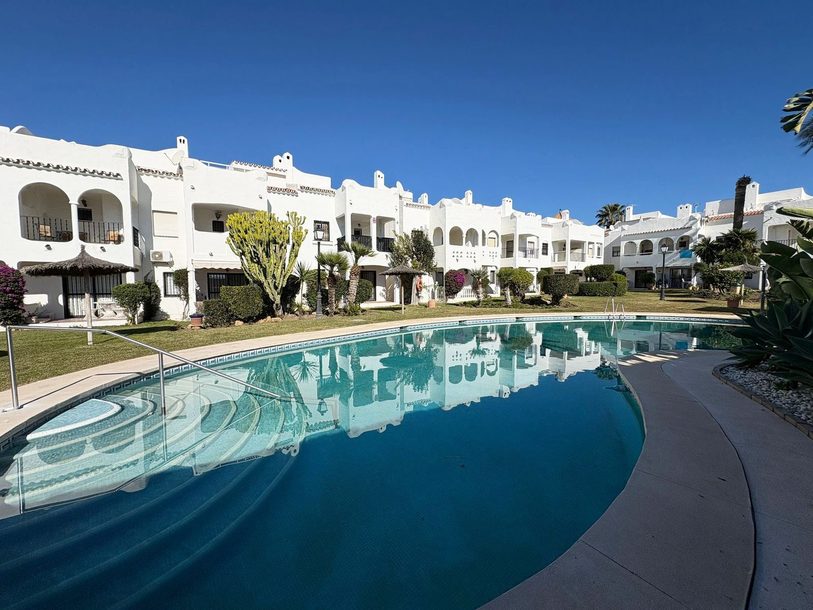 3-bedroom Semi-Detached House in Bel Air