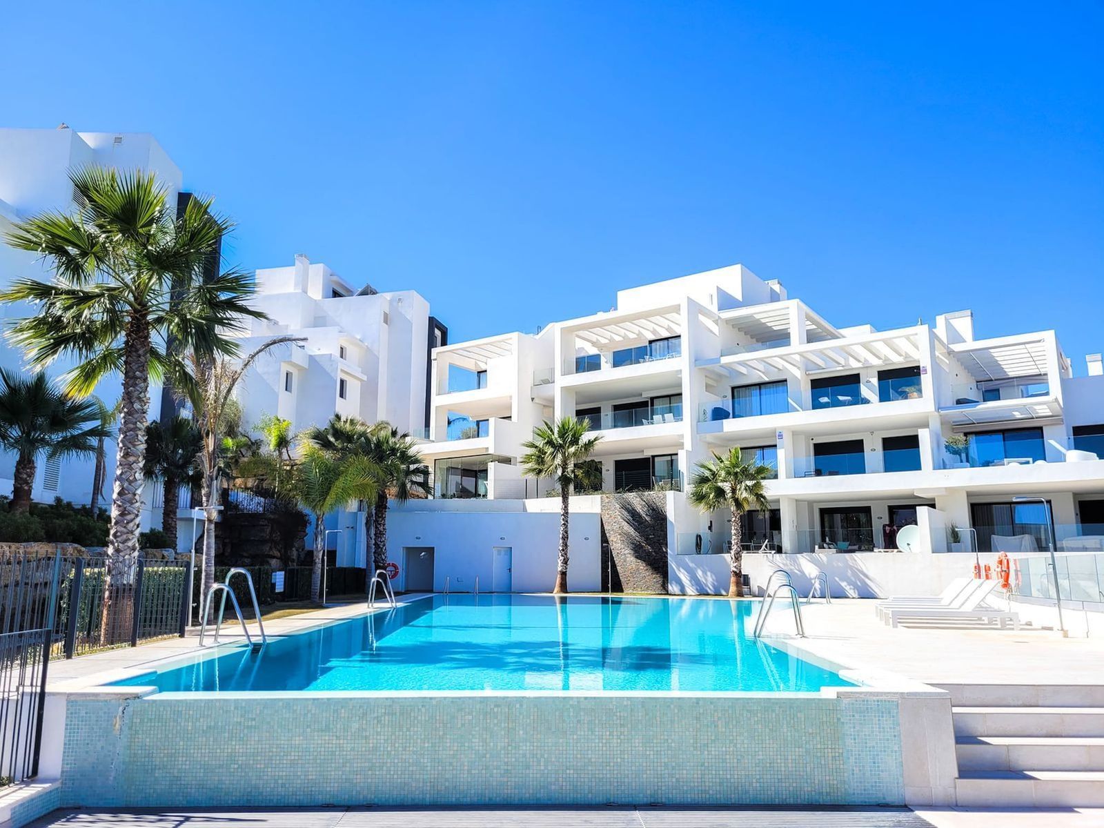 3-bedroom Apartment in Estepona