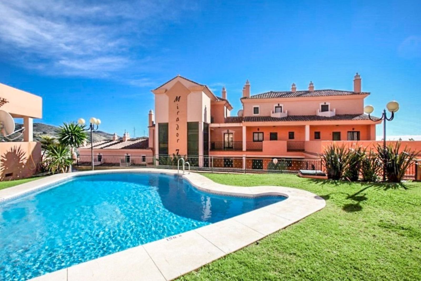 3-bedroom Apartment in Elviria